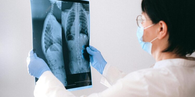 Jak dobrać odzież medyczną do specjalizacji? Zobacz!