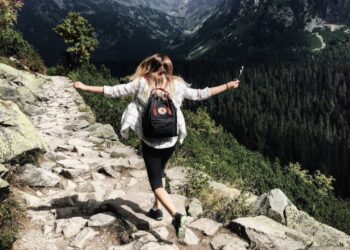 kobieta, chodzenie w górach