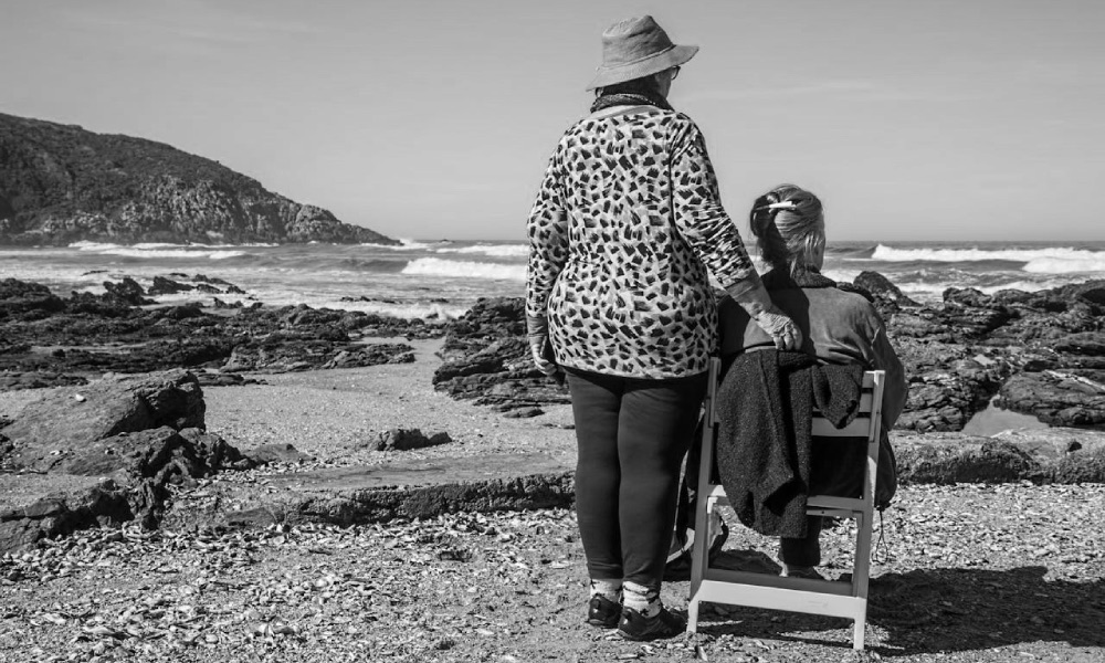 Seniorzy na plaży