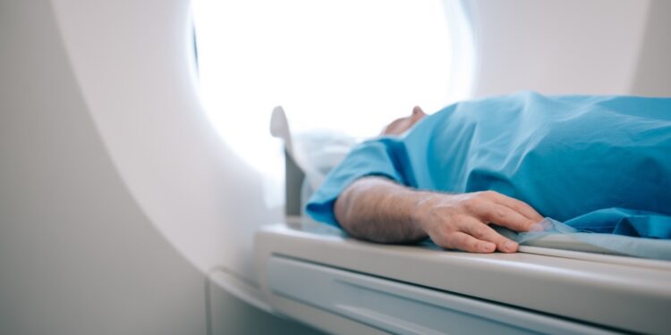 Tomograf komputerowy – budowa i działanie