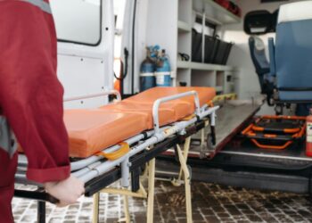 nosze do karetki pogotowia